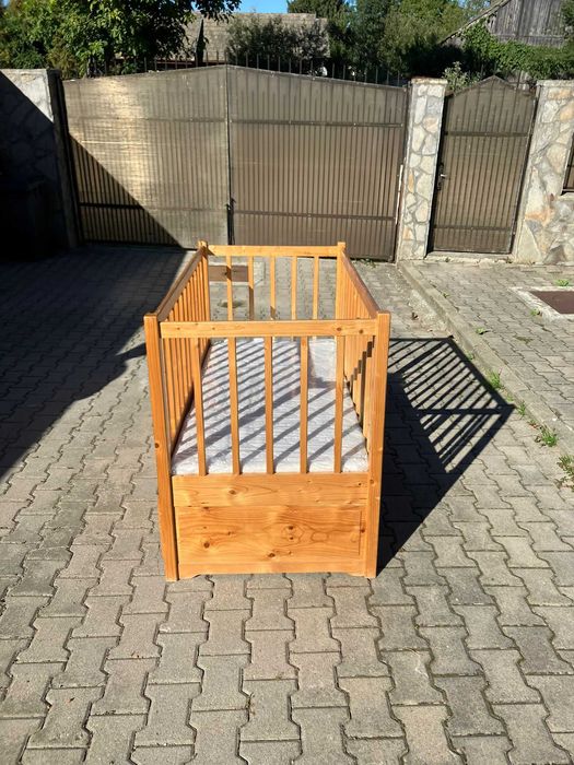 Pat pentru copii cu saltea noua, lemn masiv