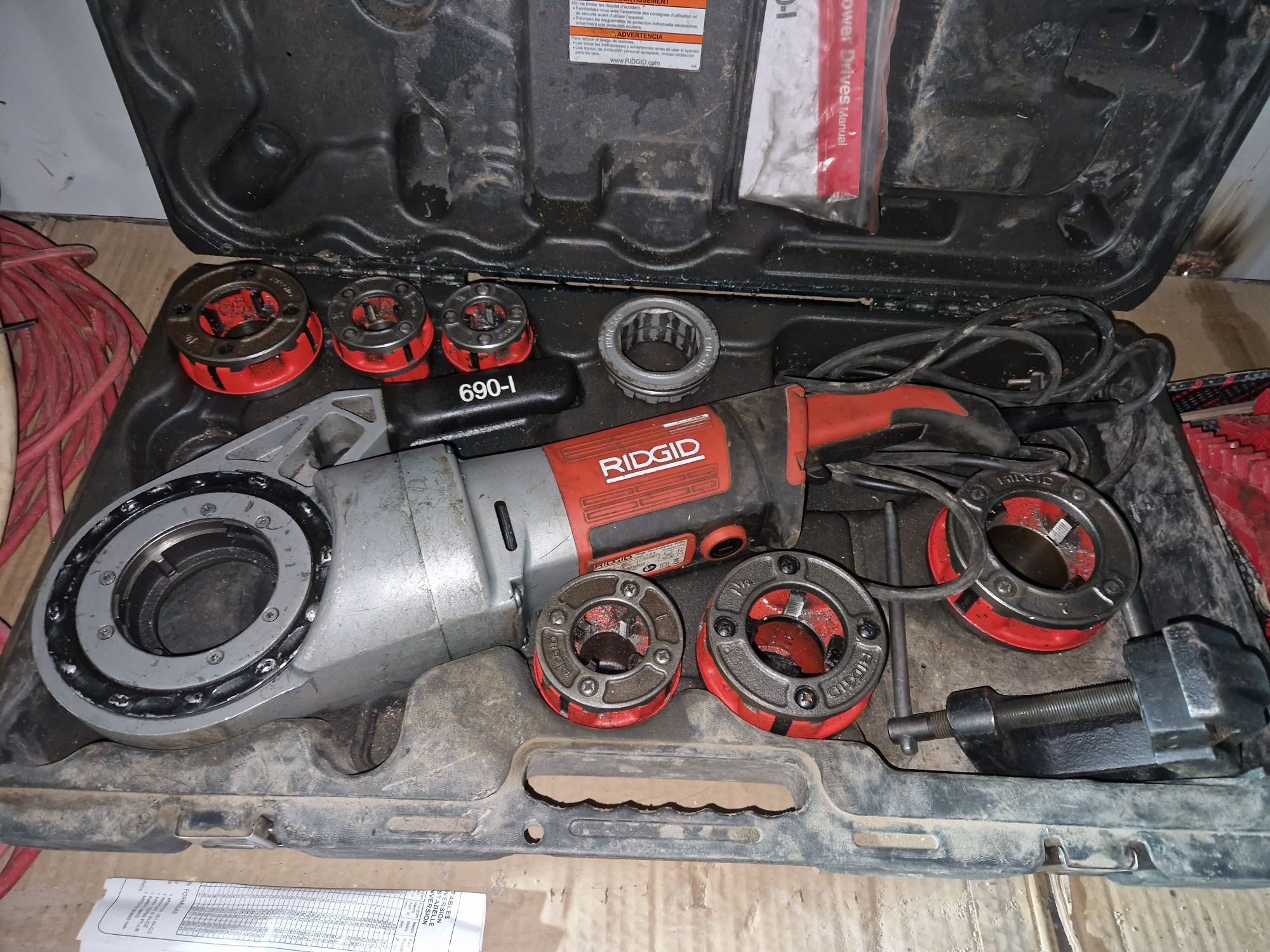 Электрический резьбонарезной клупп RIDGID 690-I