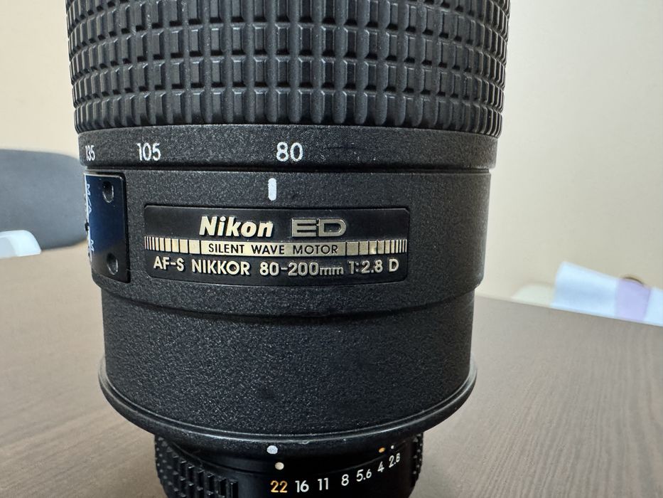 Nikon D60 - Obiectiv Nikon ED AF-S NIKKOR 80-200 mm 1:2.8 D