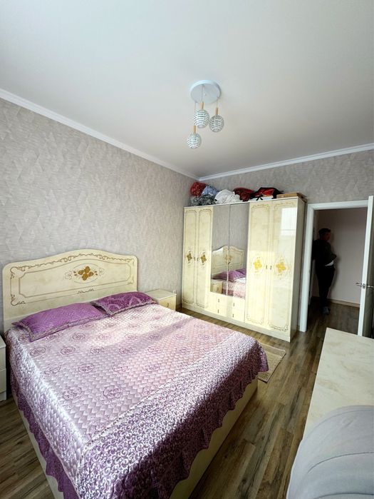 Срочно продаю спальный гарнитур