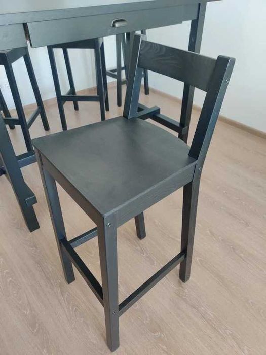 Masa lemn masiv cu 4 scaune