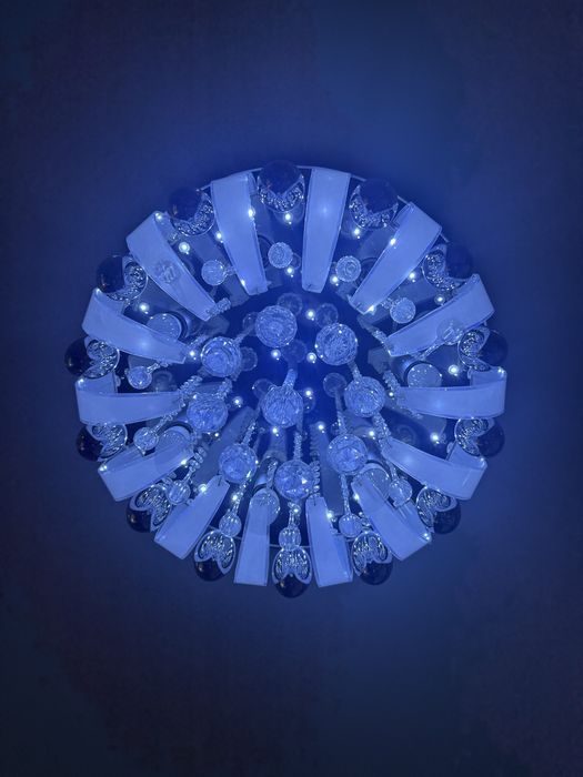 Продам люстру в хорошем состоянии