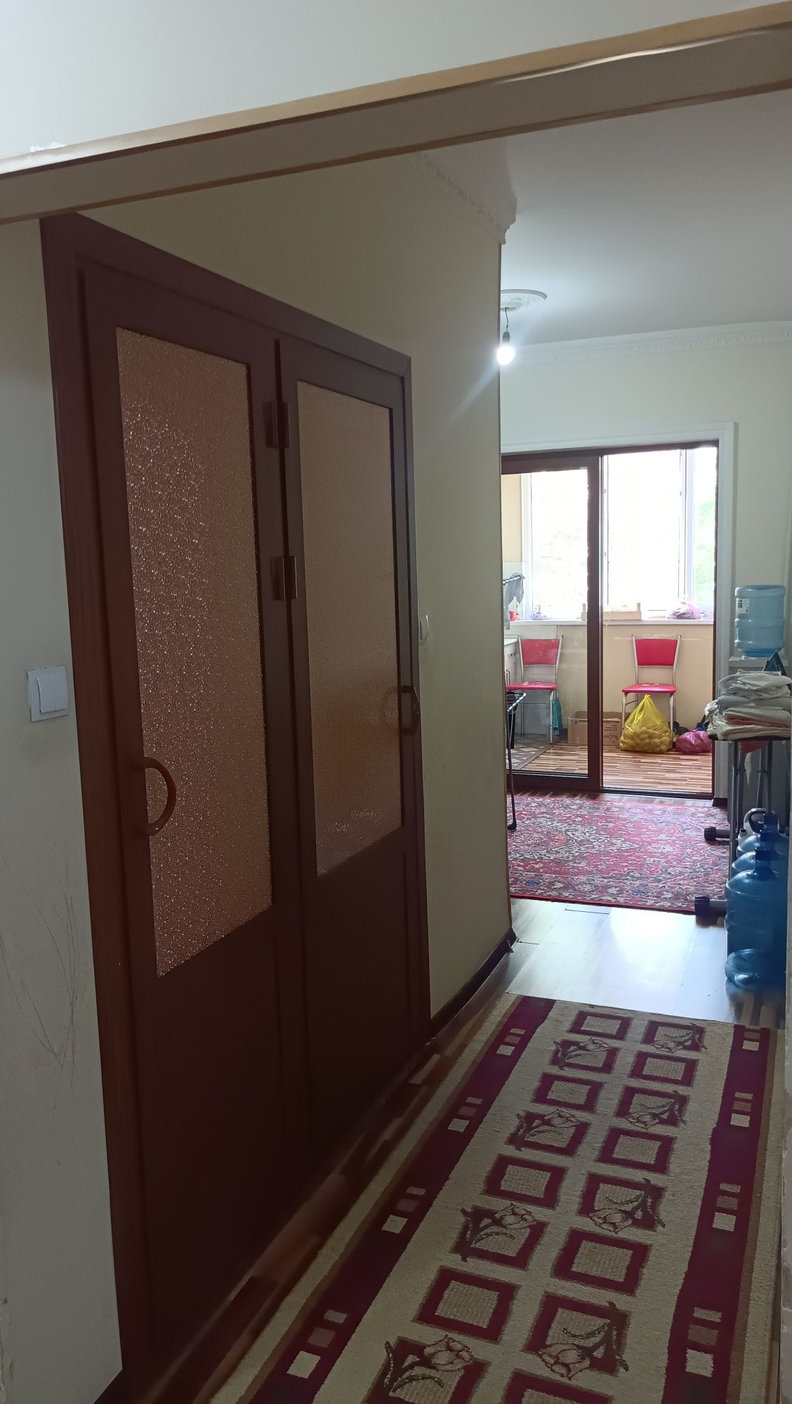 Kvartira sotiladi 4/2/5, zal razdelniy 98,1 kv, Yunusobod 17 kvartal