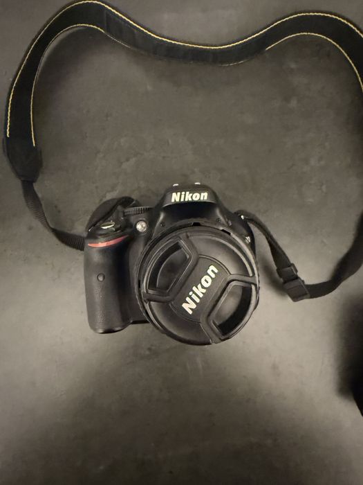 Nikon D5200 - ca nou