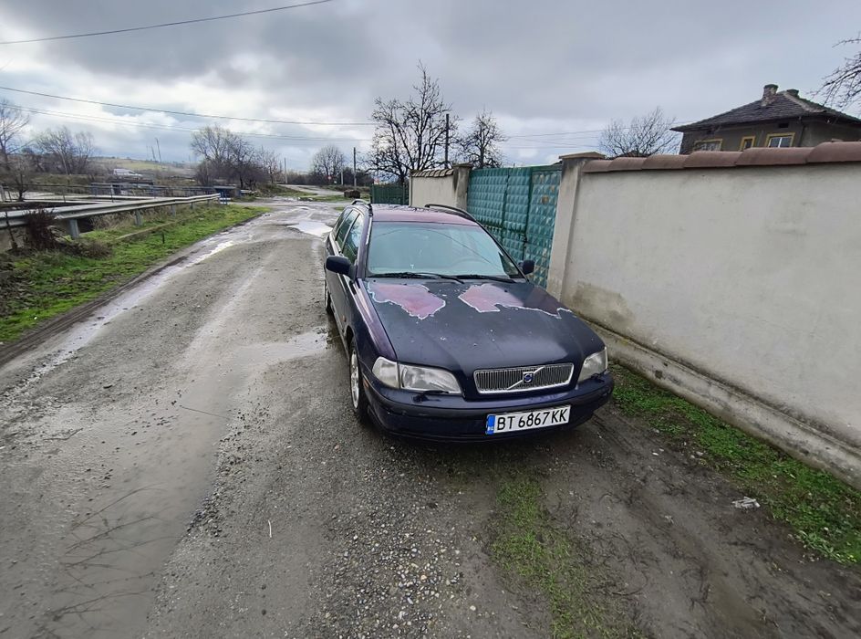 Продавам Волво v40 газ бензин