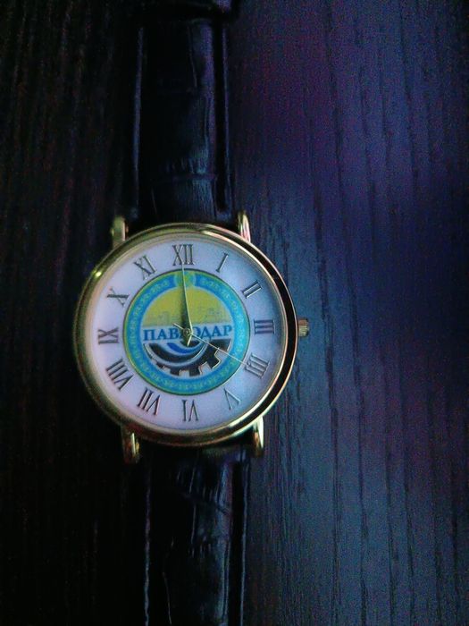 Продам часы кварцевые