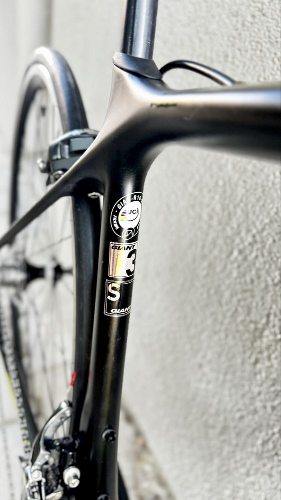 Шосеен карбонов велоспиед Ginat TCR Advance
