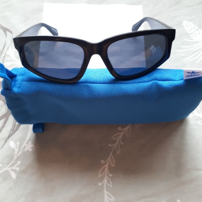 Vand ochelari de soare noi Adidas Originals - unisex(ultima pereche)