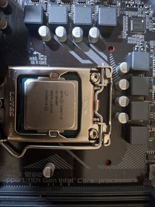 Материнская плата с процессором