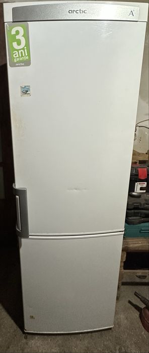 Frigider cu congelator