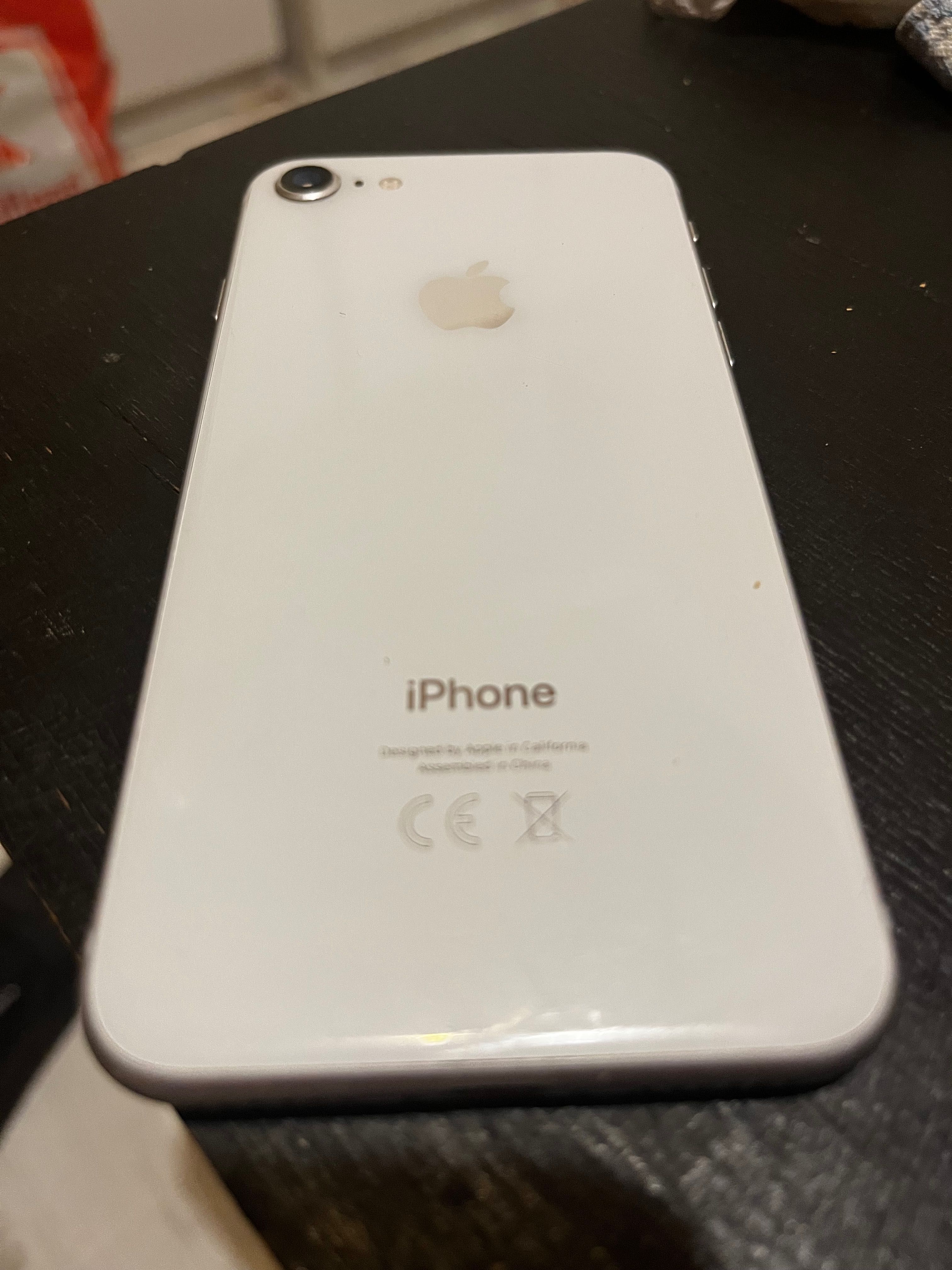 iPhone 8 Бял 64Gb НОВ