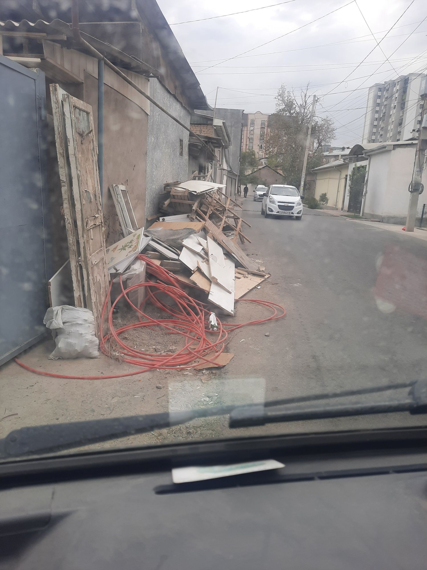 Otin uydan chiqgan