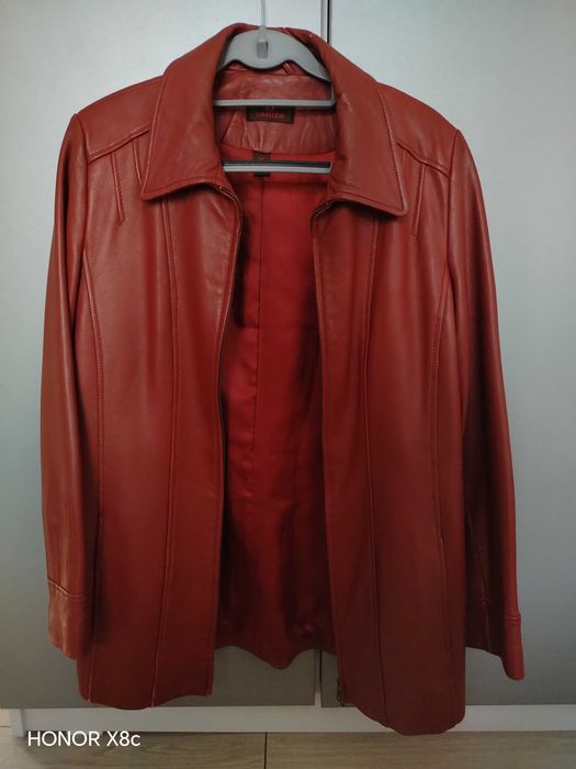 Geaca de pielea damă