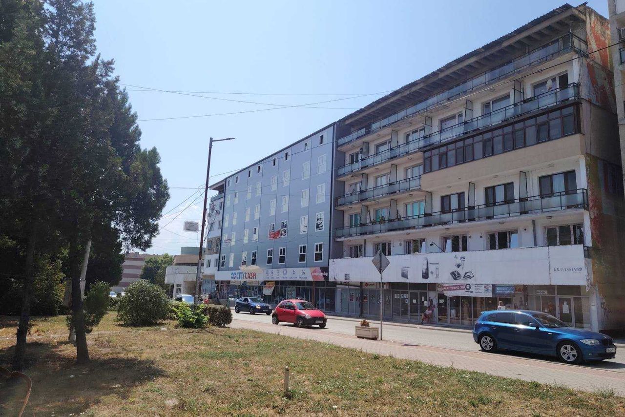 Продава се Двустаен апартамент в Луковит - 89 кв.м за 434 €/кв.м - Снимка #7