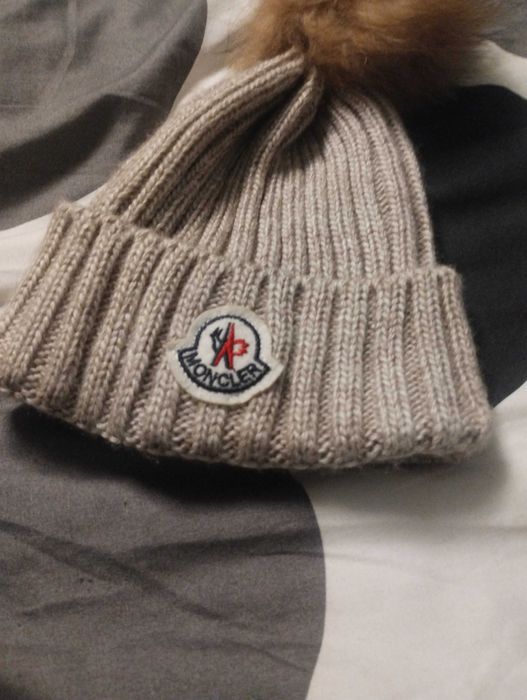 Căciulă moncler bej