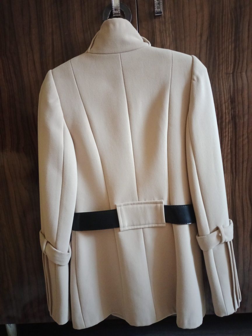 Женское пальто осенне-весеннее 42 размер