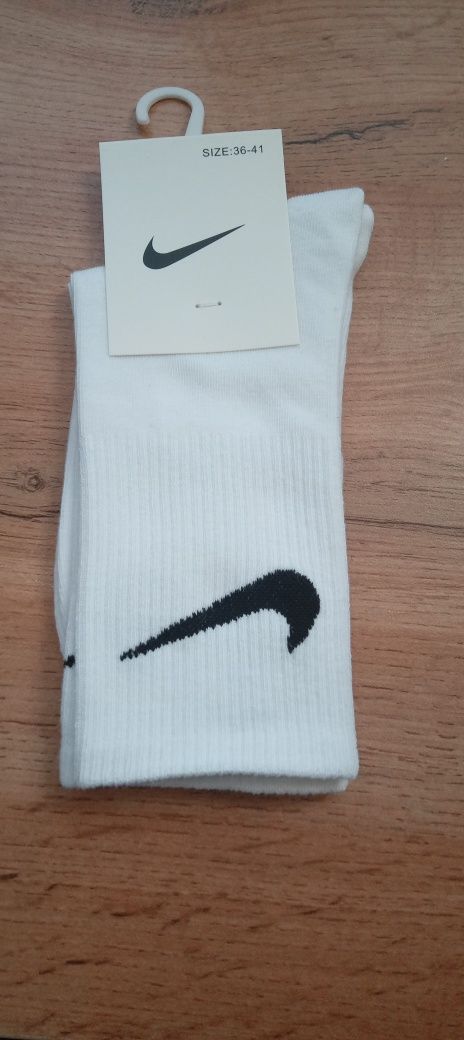 Белые носки Nike
