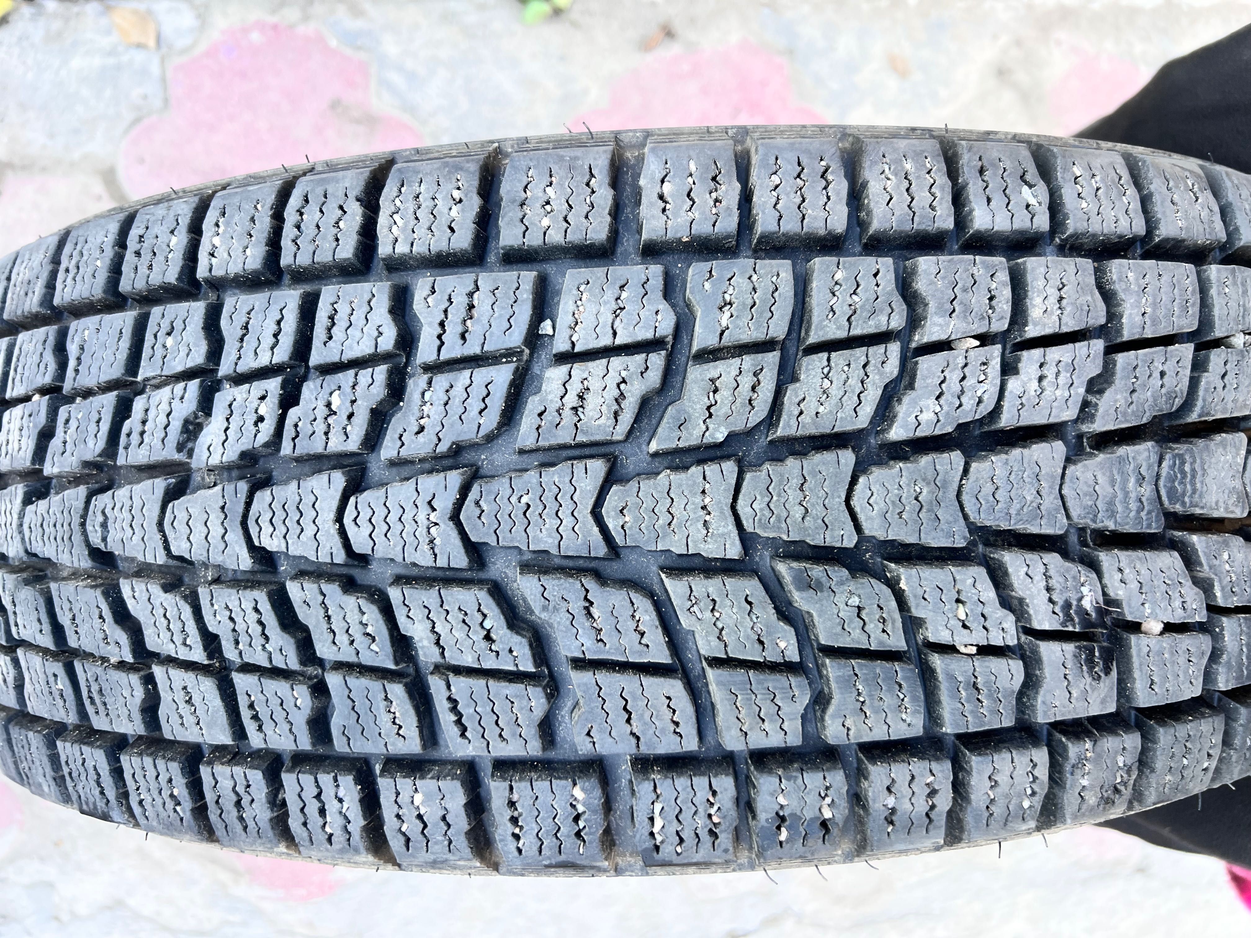 Автошины 8шт зимние