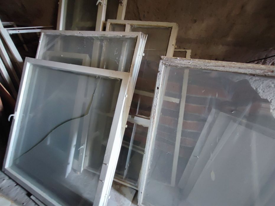 Дървени врати и прозорци