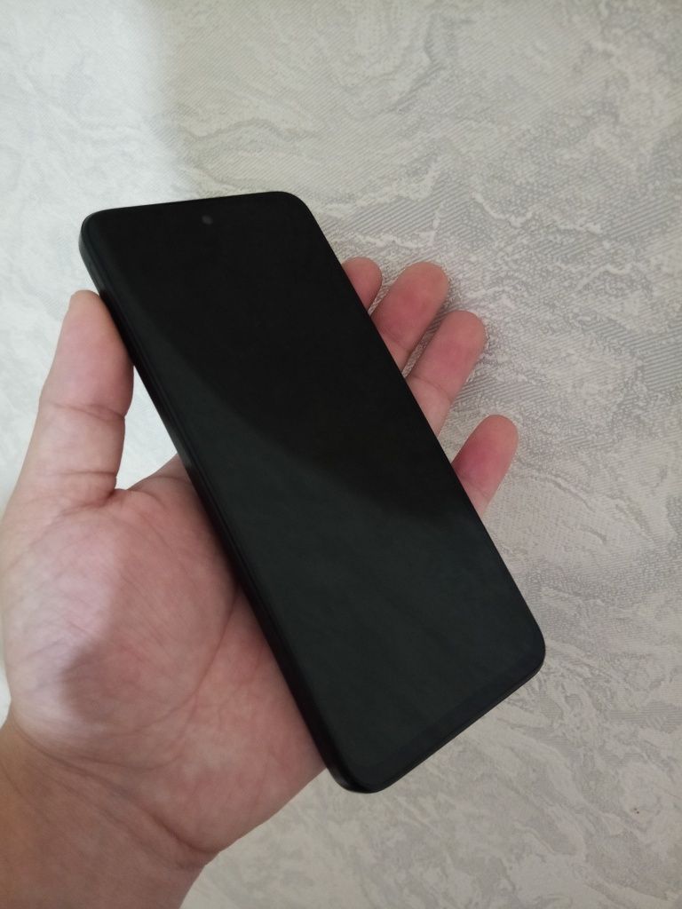 В продаже Redmi 12.