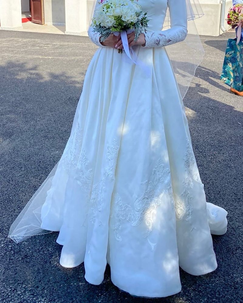 Vand rochie de mireasa La Novia