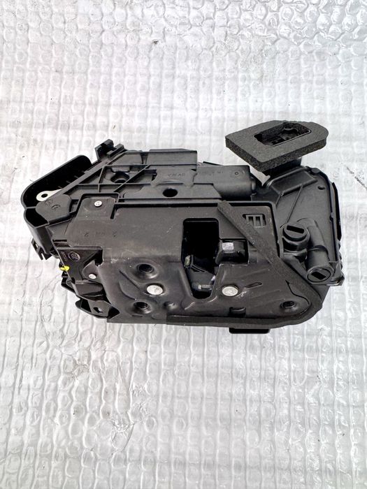 Broasca usa stanga dreapta spate VW 5NA839816D 5NA839015E Passat B8
