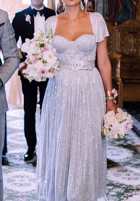 Se vinde rochie pentru orice ocazie