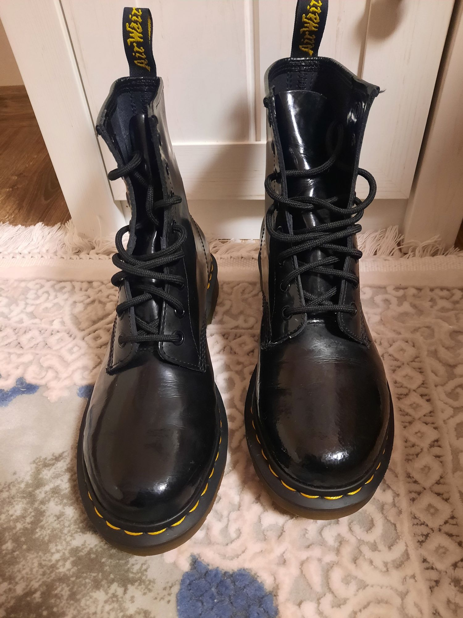 Ghete Dr Martens Doc's lucioase originale