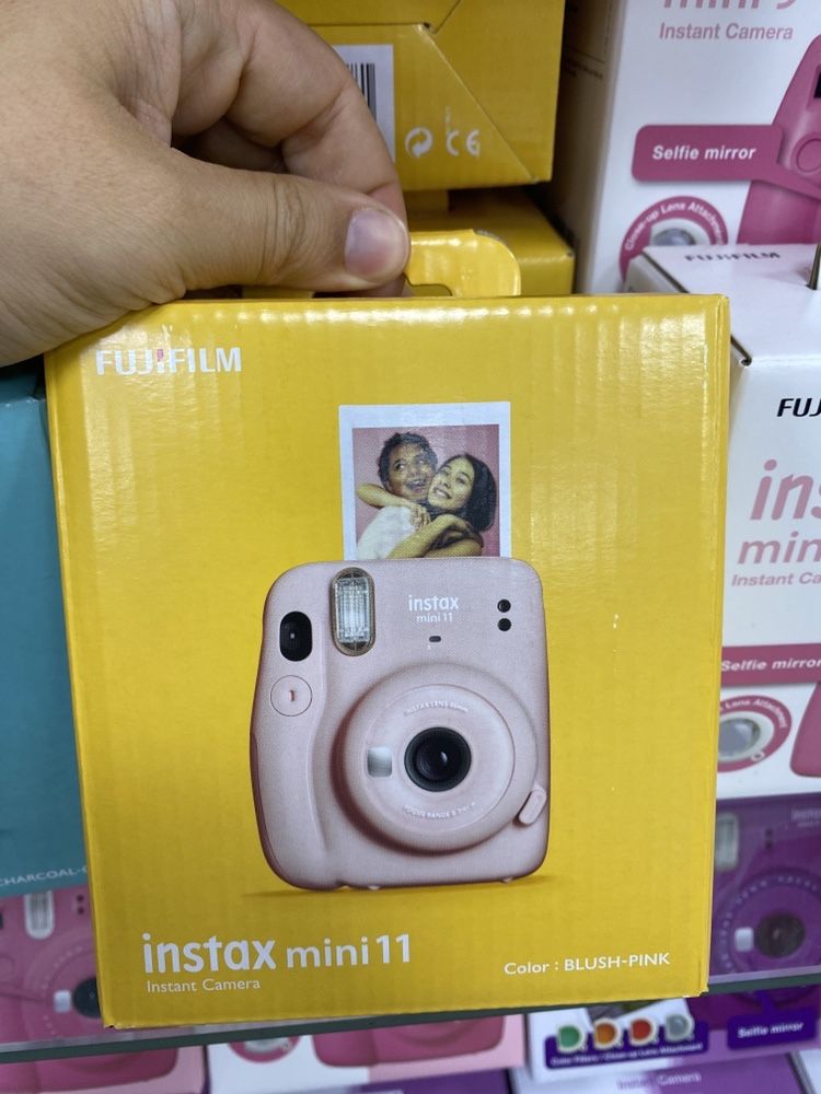 Фотоаппарат моментальной сьемки Instax mini 11 все цвета