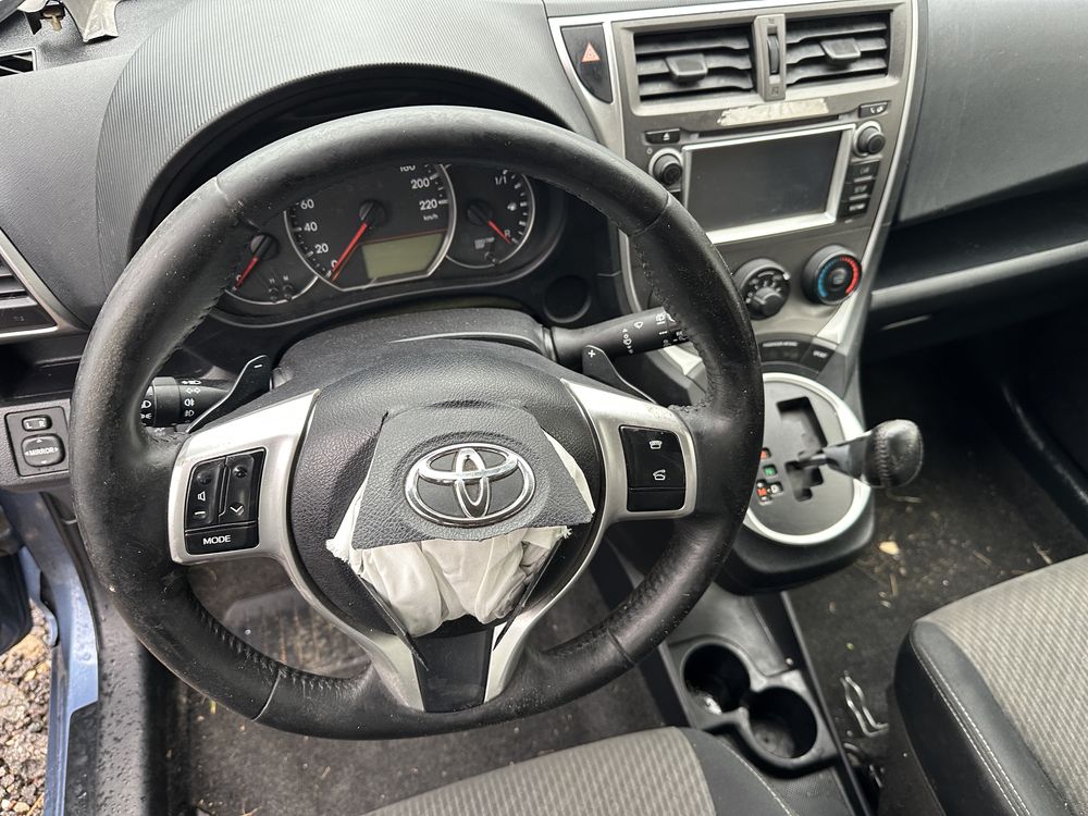 Toyota Verso S 1.33vvti 98 кс CVT На части!