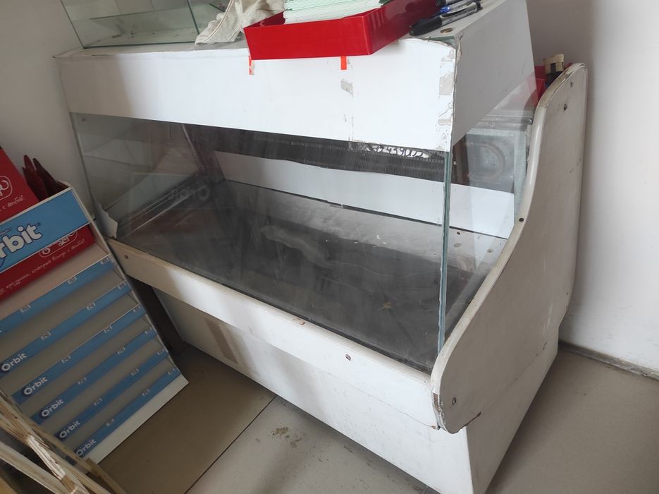 Холодильник витринный