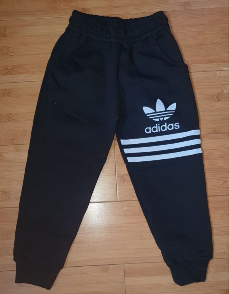 Compleu 3 piese Adidas tricou pantaloni caciula subtire 4 ani nou