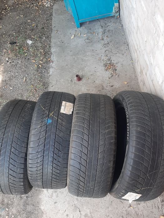Продам шины 245/50/19 бриджистон