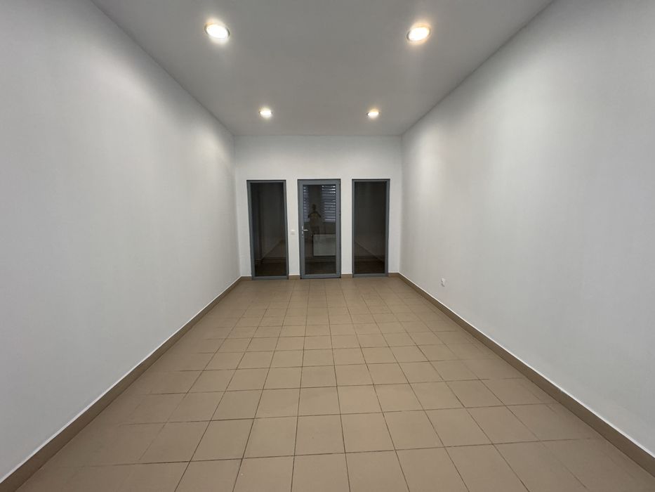 Inchiriez spatii de birouri