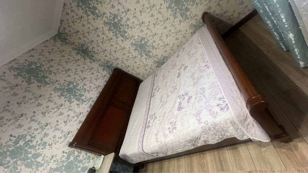 Продам двухспальную кровать