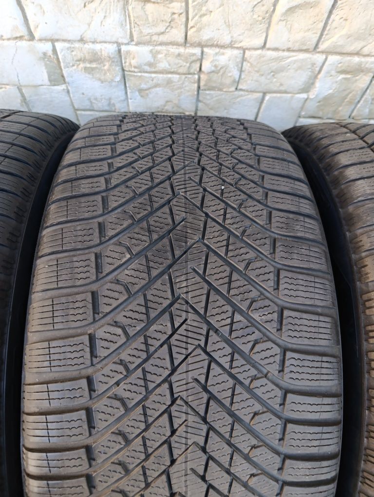 Зимни гуми Pirelli 275/40/22 315/35/22 dot 2723