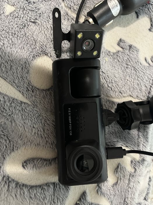 Регистратор с камерой заднего хода