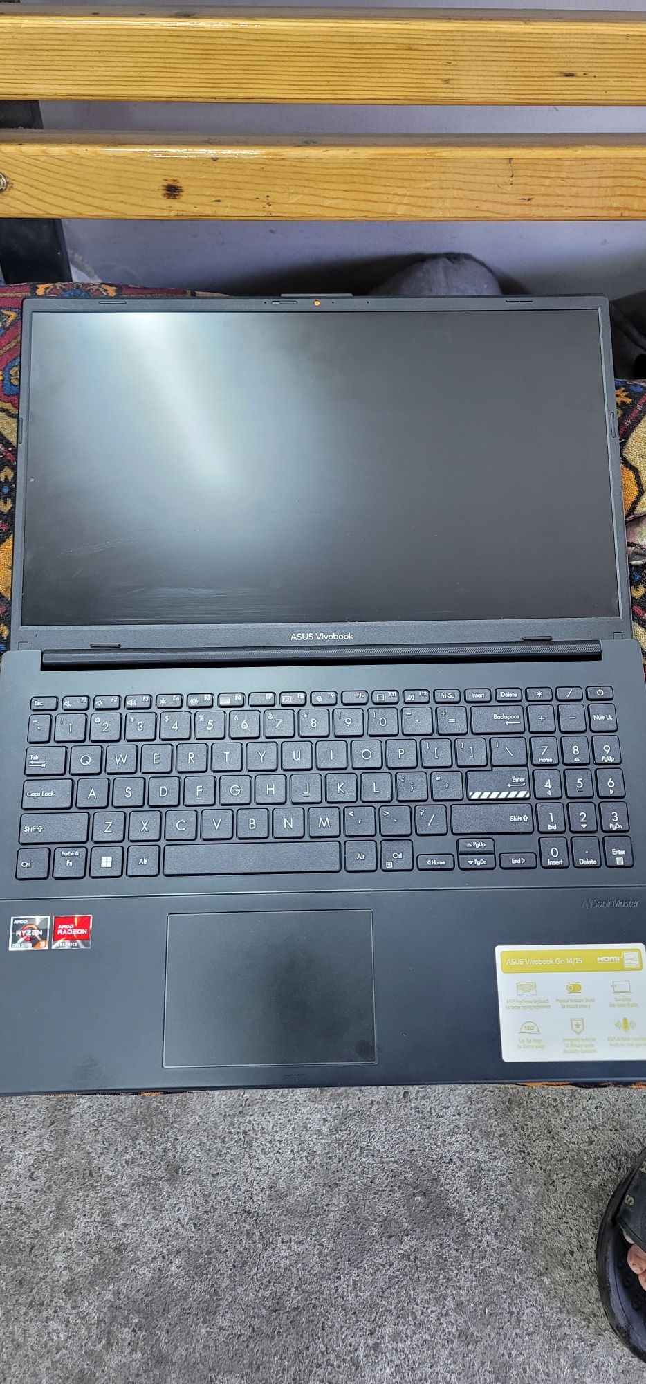 Asus Vivobook RYZEN 3 7000 series.