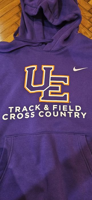 Hanorac original Nike, model dedicat echipelor de Track & Field / Cros