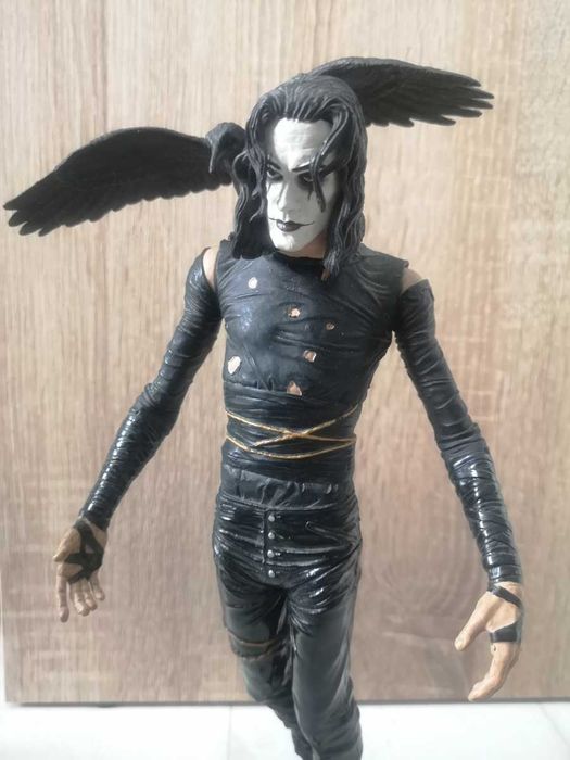 Figurine/jucarii the Crow (Corbul) de la Neca si McFarlane - set 1