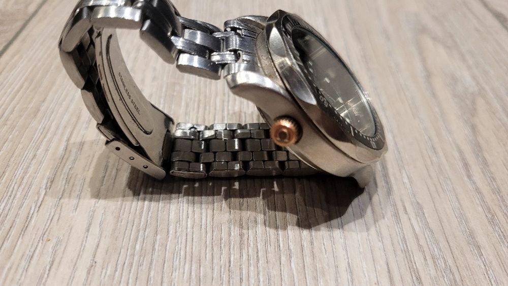 Omega Seamaster Diver 300 M
Professional Chronomet