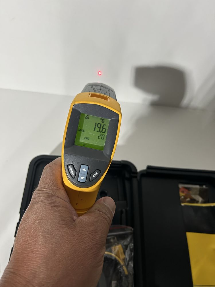 Fluke 561 termometru