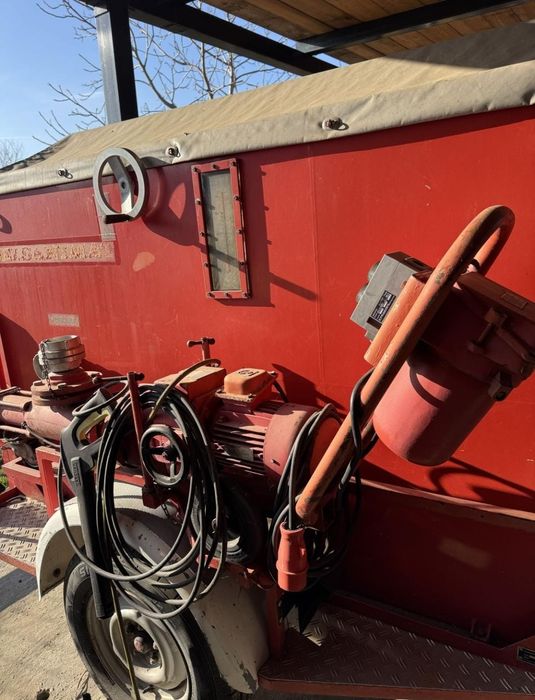 Motopompa Remorca Germania cu bazin de apa 1200 litri cu pompa electri