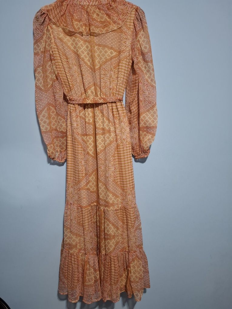 Rochie midi cu motive