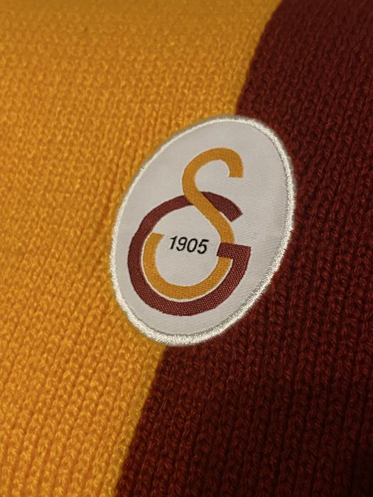 Оригинален шал Galatasaray – фен аксесоар