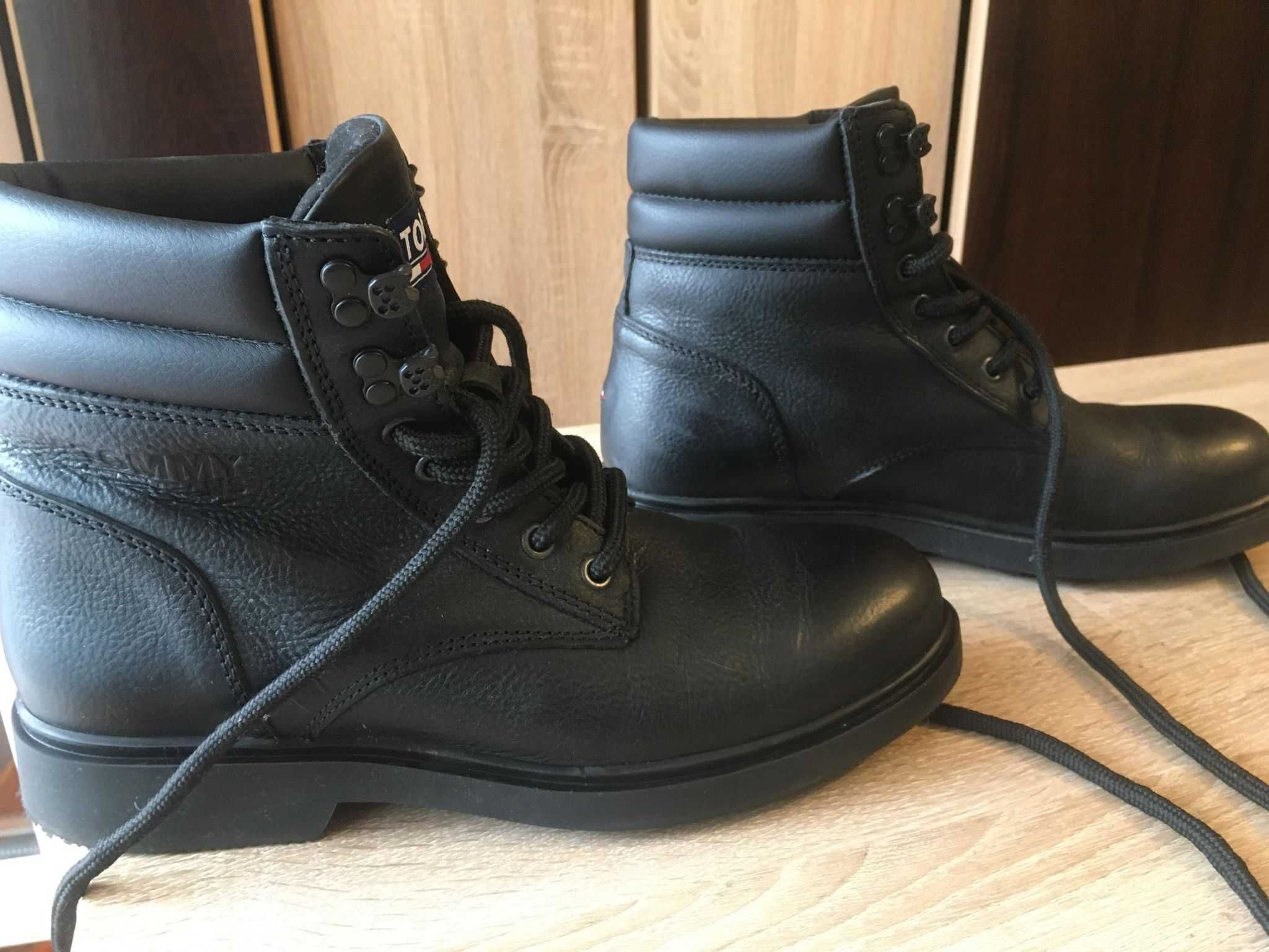Ghete Tommy Hilfiger , 40