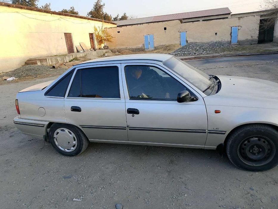 Срочна сотилади nexia 1