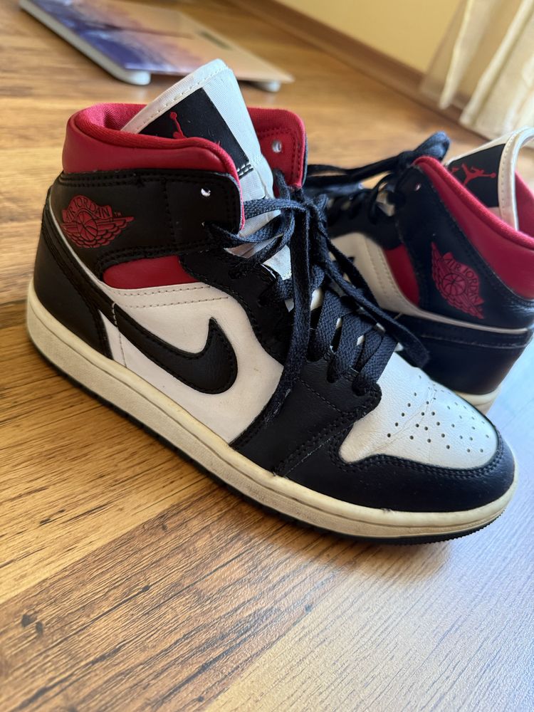 Air Jordan 1 обувки