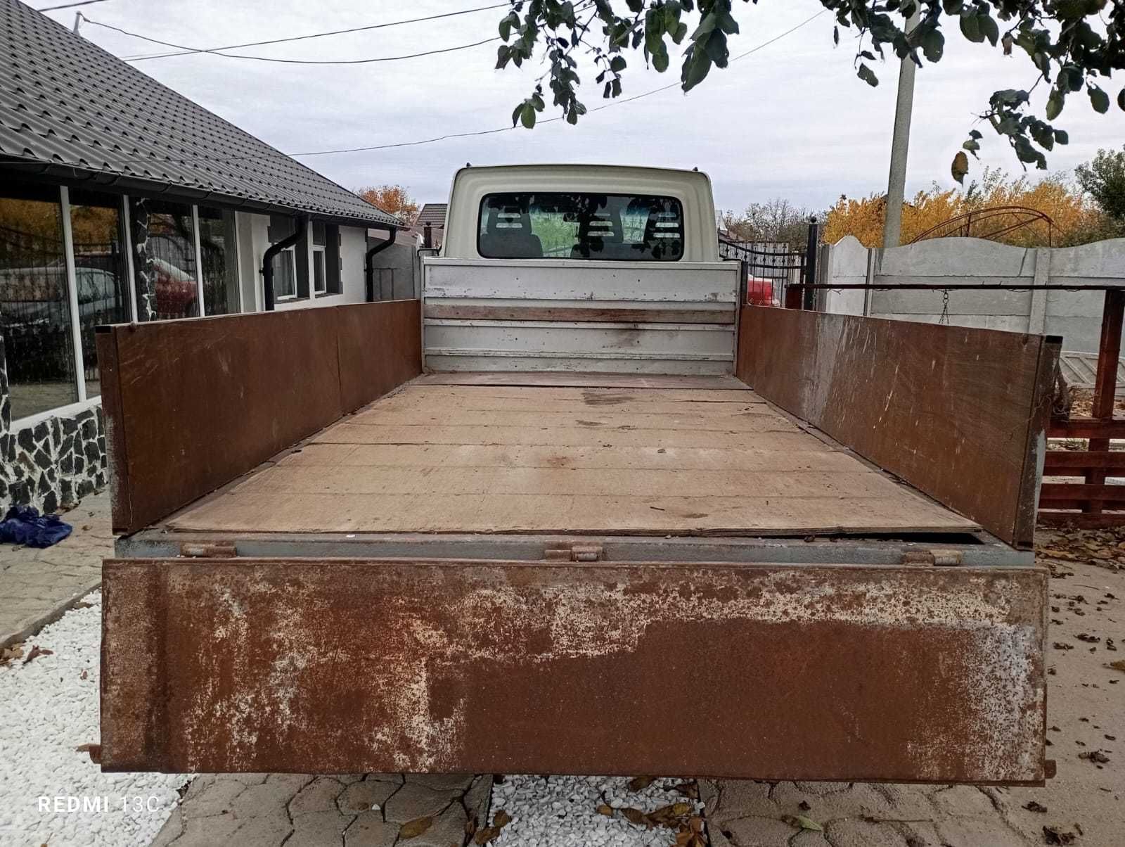 Vând camionetă .