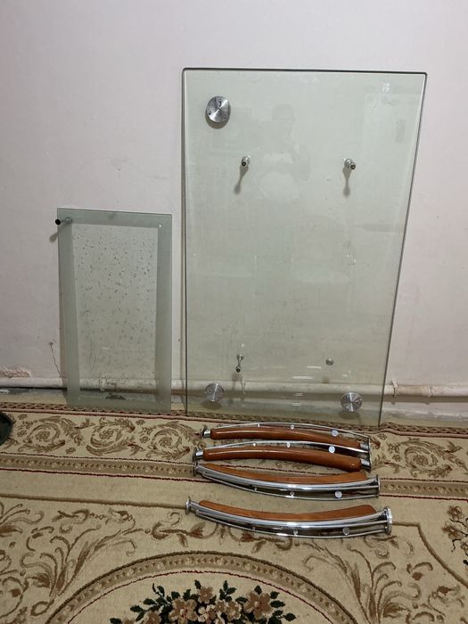 Стеклянный стол для кухня 150*90